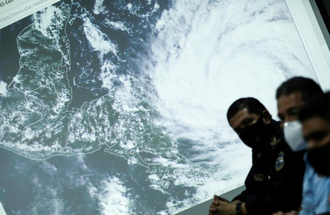 huracan-iota-sube-a-categoria-5-y-proyecta-ser-potencialmente-catastrofico-para-centroamerica